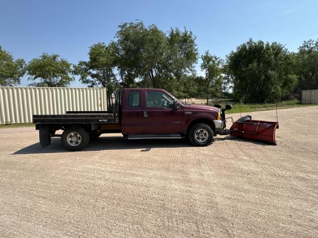 Image of Ford F-250 equipment image 3
