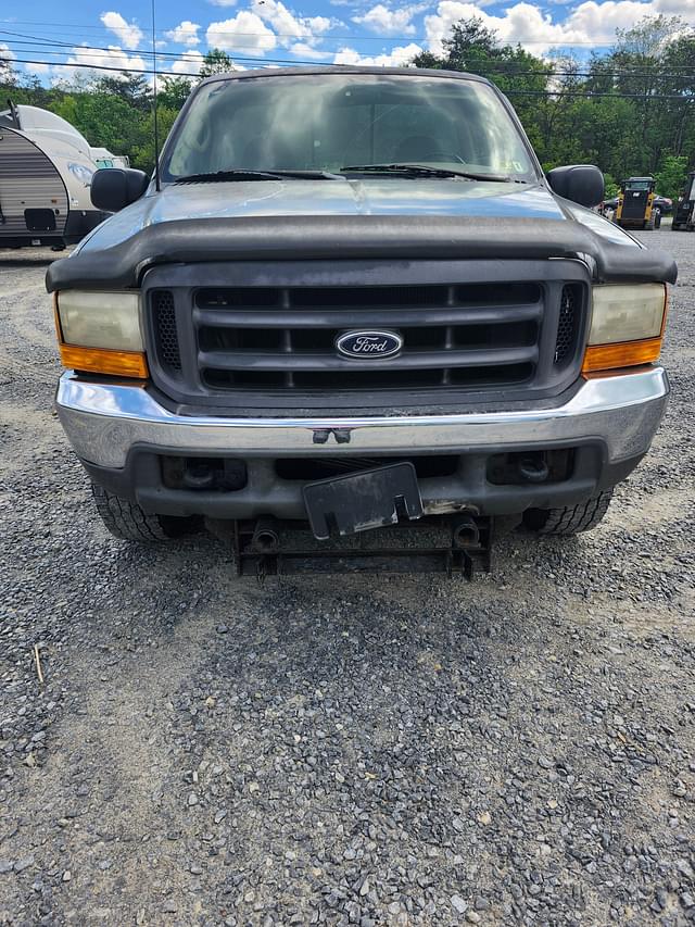 Image of Ford F-250 equipment image 2
