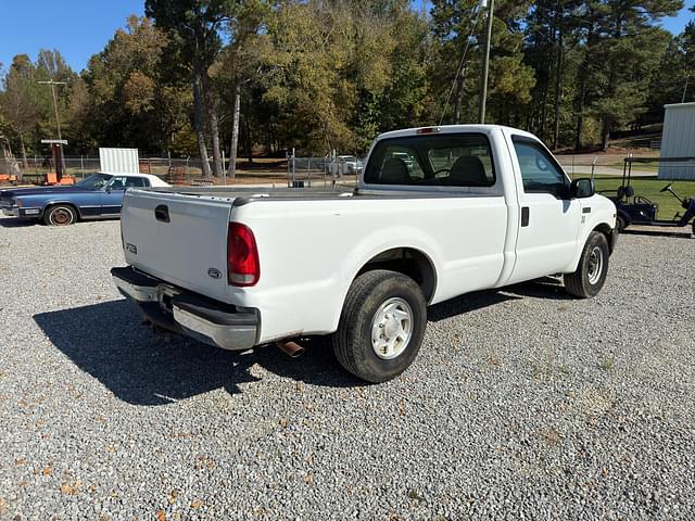 Image of Ford F-250 equipment image 4