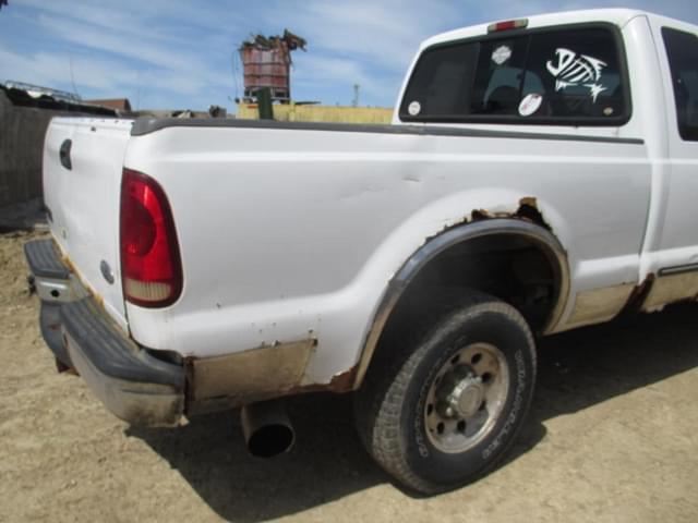 Image of Ford F-250 equipment image 2