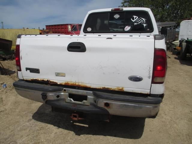 Image of Ford F-250 equipment image 3