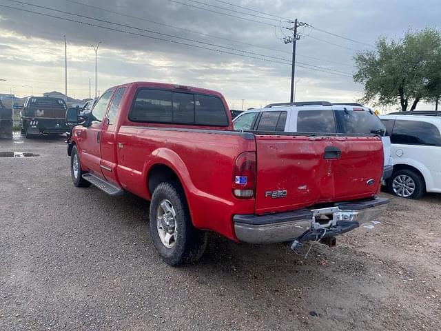 Image of Ford F-250 equipment image 3