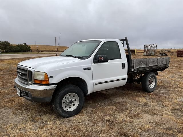 Image of Ford F-250 equipment image 2