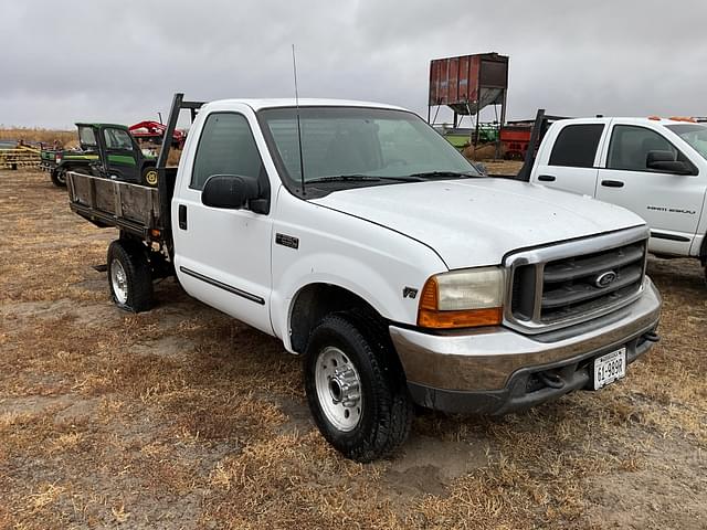 Image of Ford F-250 equipment image 4