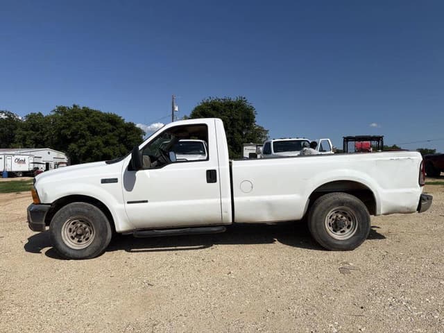 Image of Ford F-250 equipment image 1