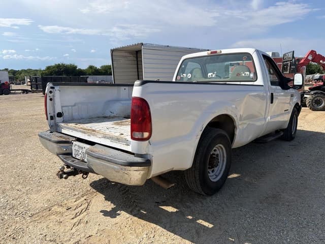 Image of Ford F-250 equipment image 4