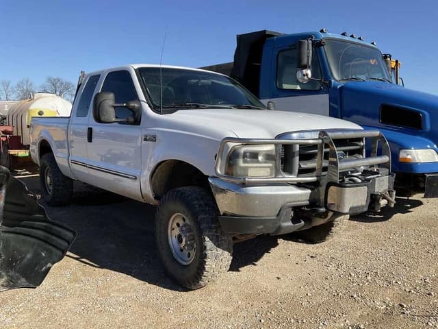 Image of Ford F-250 equipment image 2