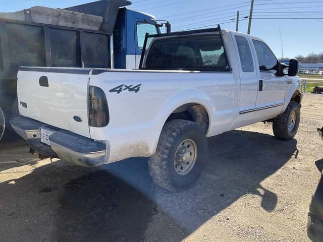 Image of Ford F-250 equipment image 3