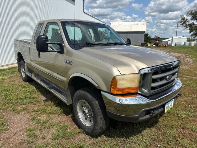 Image of Ford F-250 equipment image 2