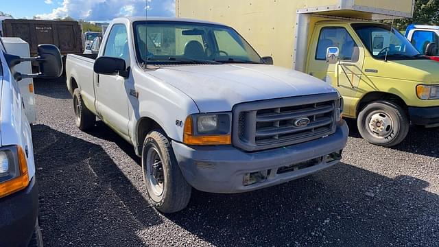 Image of Ford F-250 equipment image 2