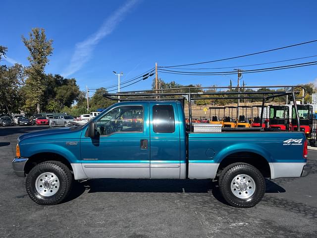 Image of Ford F-250 equipment image 1