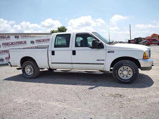Image of Ford F-250 equipment image 3