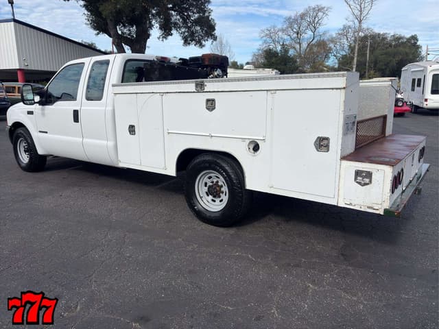 Image of Ford F-350 equipment image 3