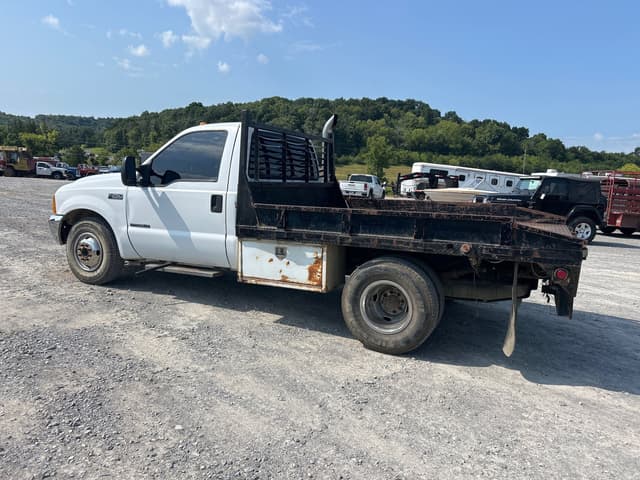Image of Ford F-350 equipment image 1