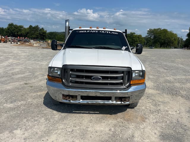 Image of Ford F-350 equipment image 2