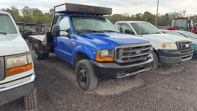 Image of Ford F-350 equipment image 2