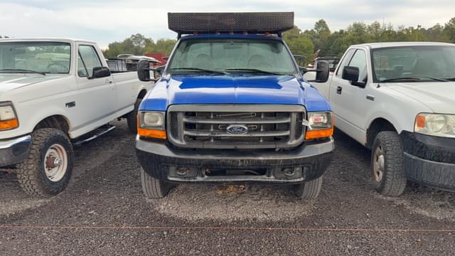 Image of Ford F-350 equipment image 1