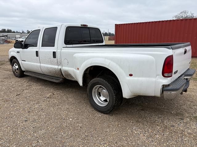 Image of Ford F-350 equipment image 1