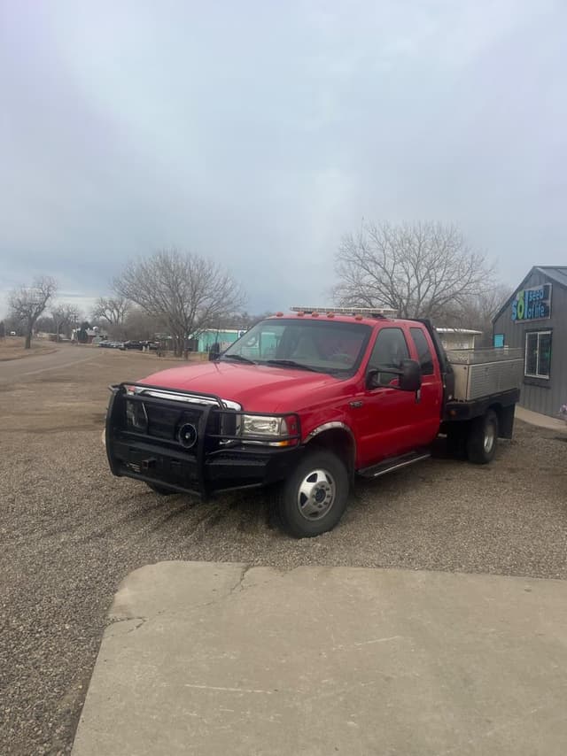 Image of Ford F-350 equipment image 4