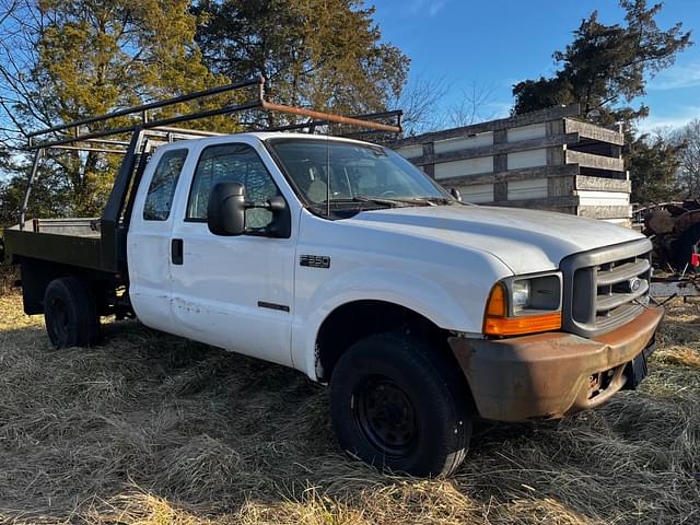 Image of Ford F-350 equipment image 1