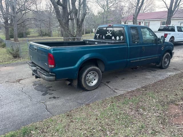 Image of Ford F-350 equipment image 4