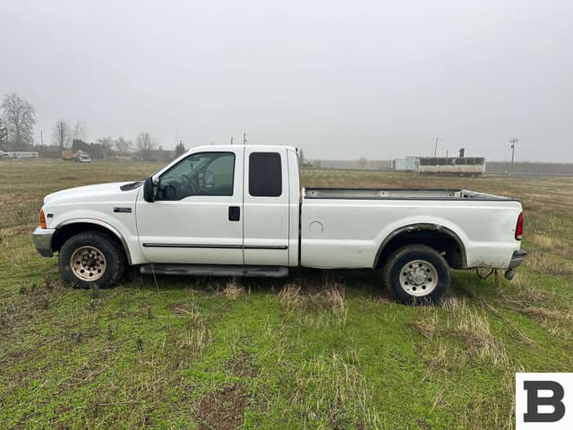 Image of Ford F-350 equipment image 1