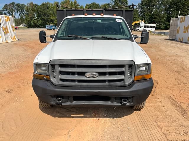 Image of Ford F-350 equipment image 1