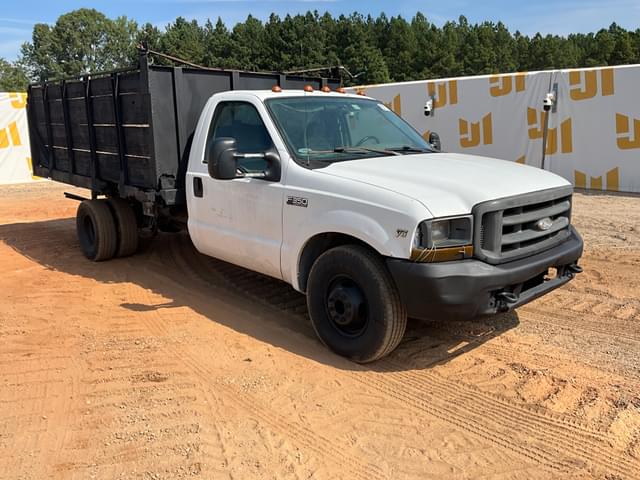 Image of Ford F-350 equipment image 2