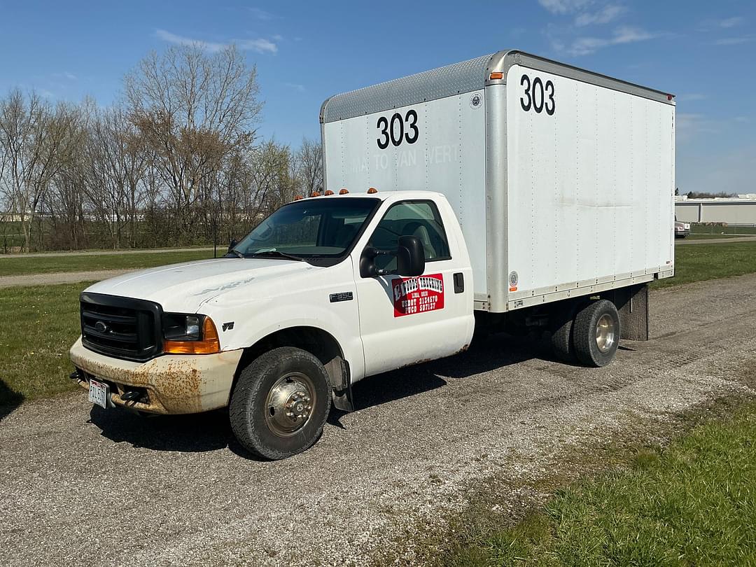Image of Ford F-350 Primary image