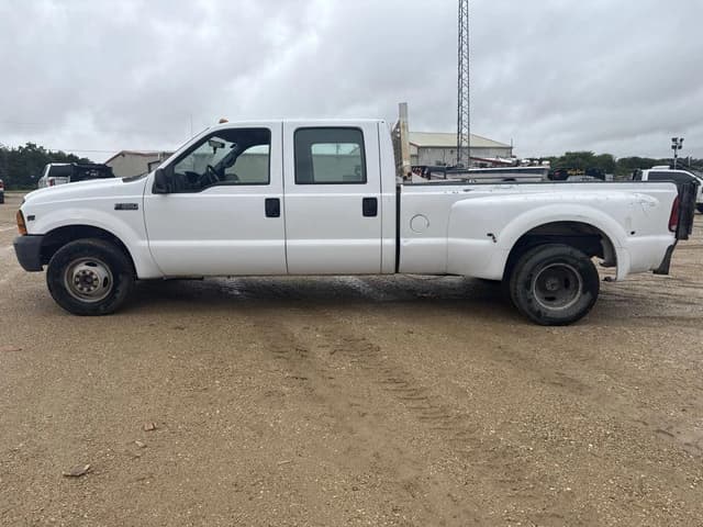 Image of Ford F-350 equipment image 1