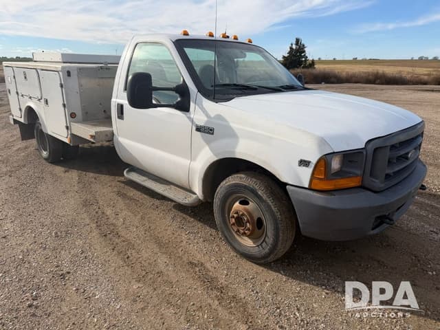 Image of Ford F-350 equipment image 4