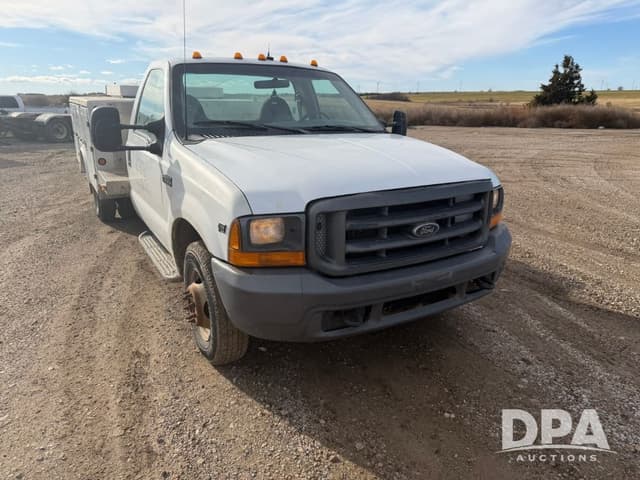 Image of Ford F-350 equipment image 3