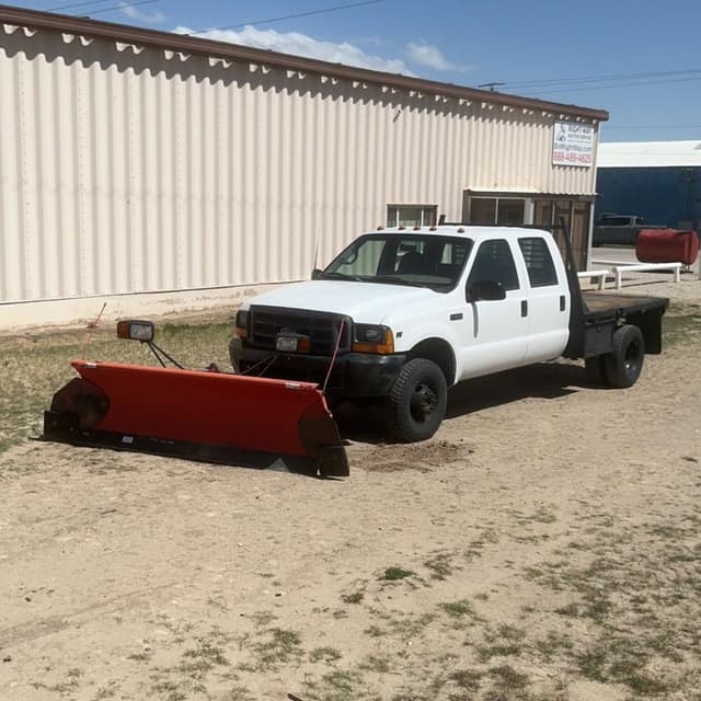 Image of Ford F-350 equipment image 2