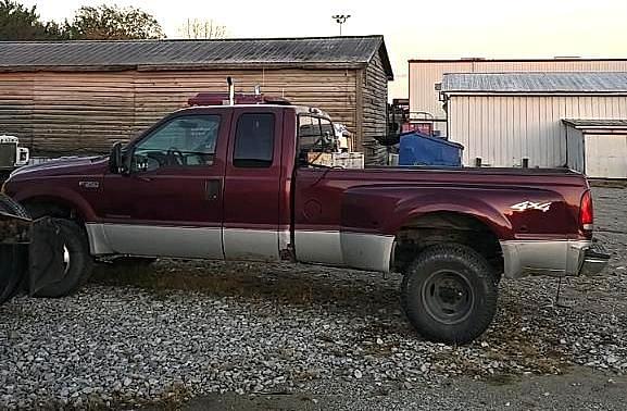 Image of Ford F-350 equipment image 2