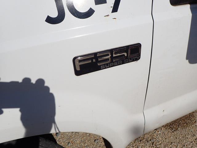 Image of Ford F-350 equipment image 2