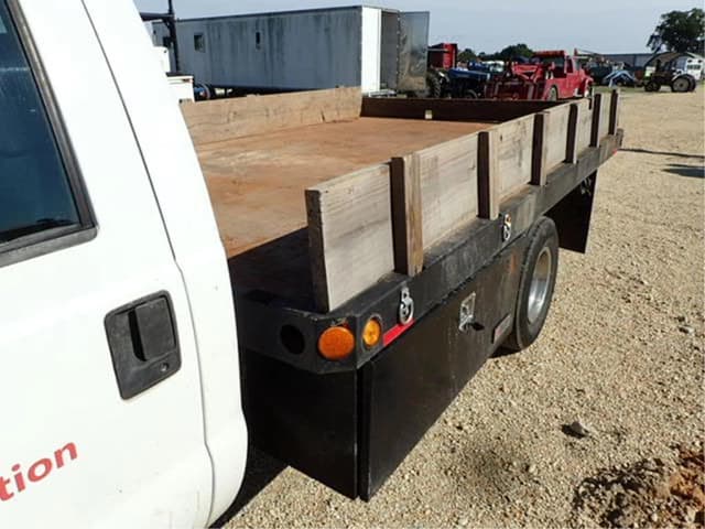 Image of Ford F-350 equipment image 3