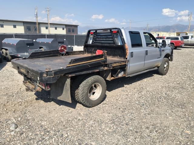 Image of Ford F-350 equipment image 4