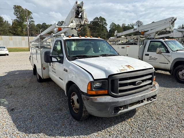 Image of Ford F-350 equipment image 4