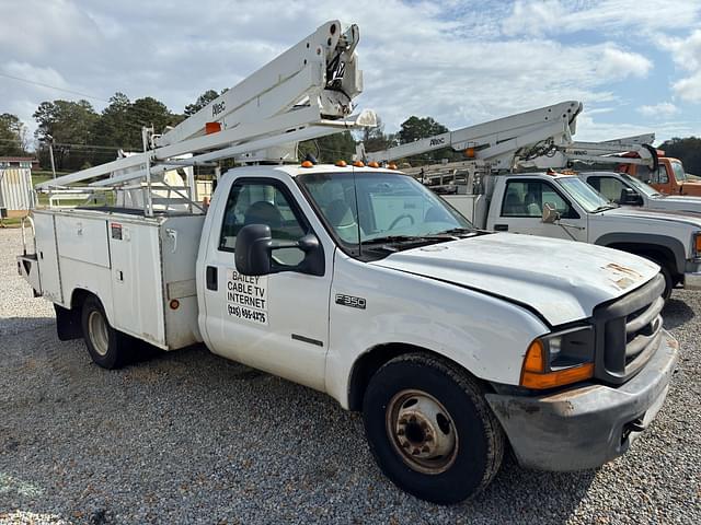 Image of Ford F-350 equipment image 3