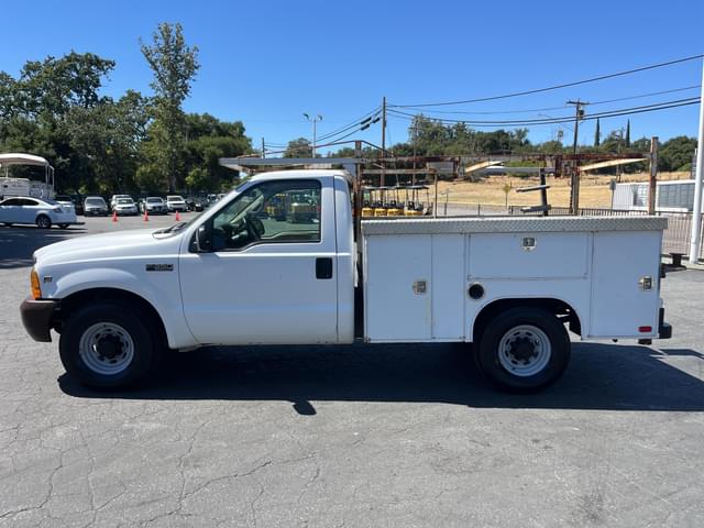 Image of Ford F-350 equipment image 2