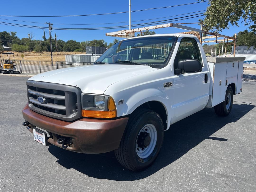 Image of Ford F-350 Primary image