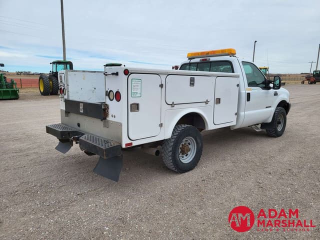 Image of Ford F-350 equipment image 2