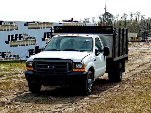 Image of Ford F-350 equipment image 1