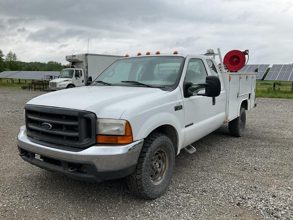 Image of Ford F-350 Primary image