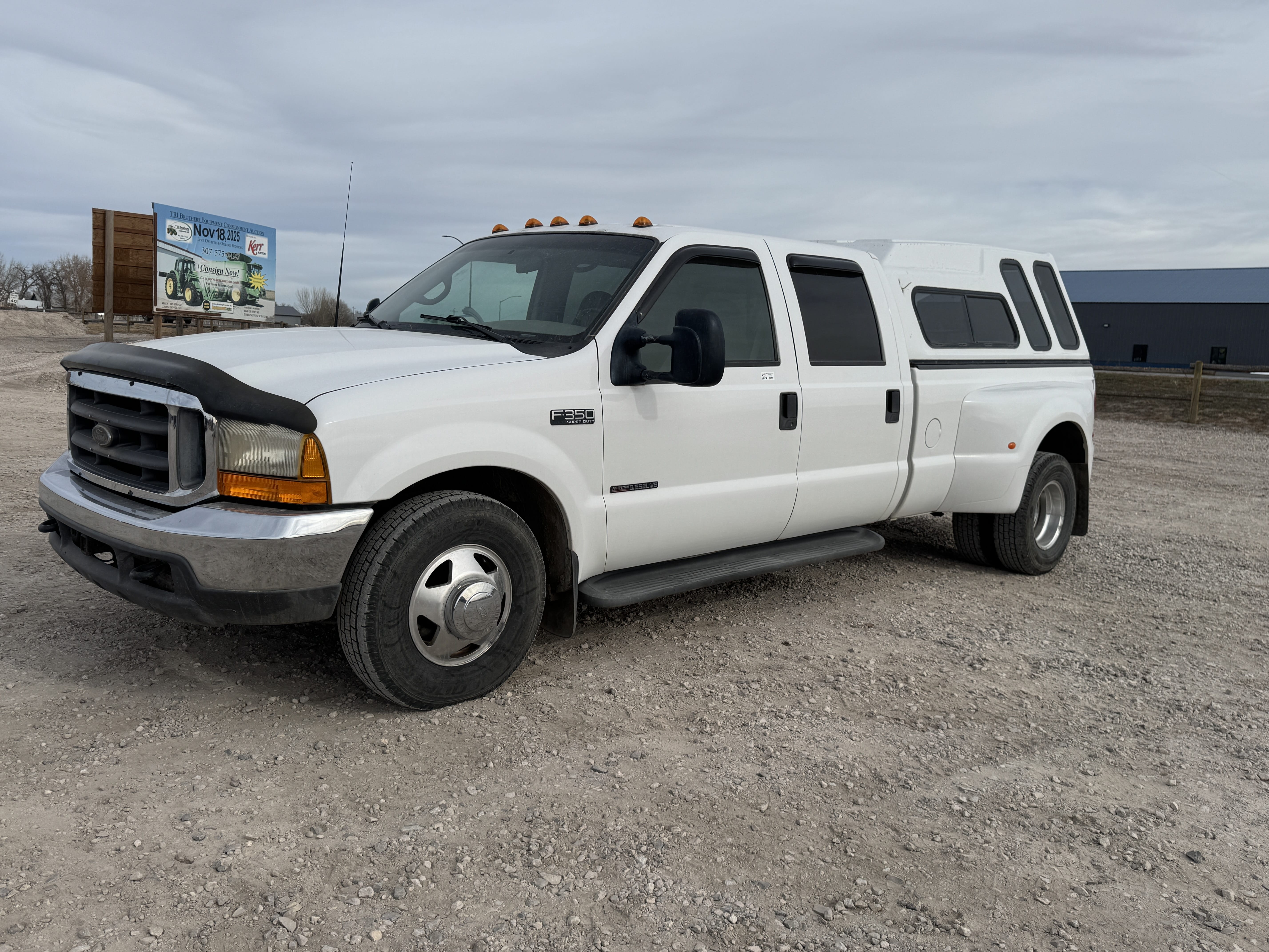 2000 Ford F-350 Equipment Image0
