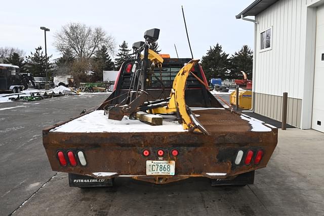 Image of Ford F-350 equipment image 4