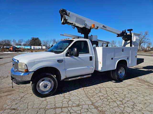 Image of Ford F-450 equipment image 3