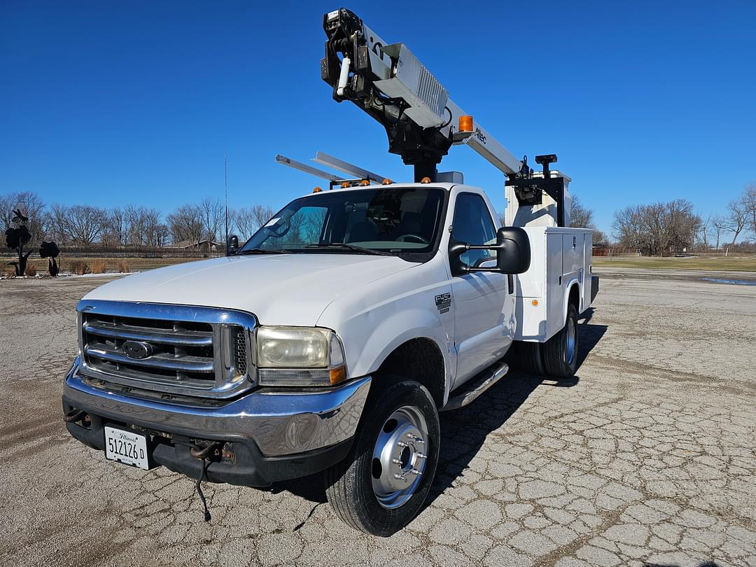 Image of Ford F-450 Primary image