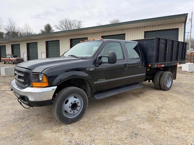 Image of Ford F-450 equipment image 4