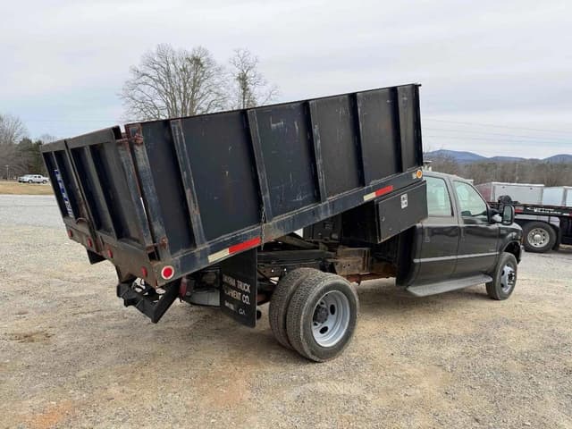 Image of Ford F-450 equipment image 2